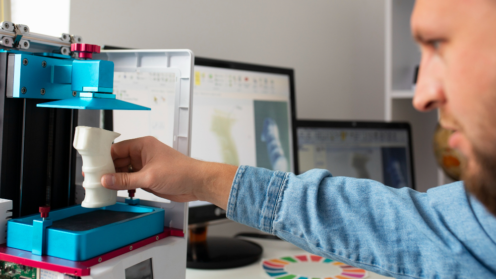 Engaging Middle Schoolers in Makerspaces