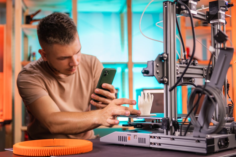 How Does Remote 3D Printing Improve Team Collaboration in Engineering?