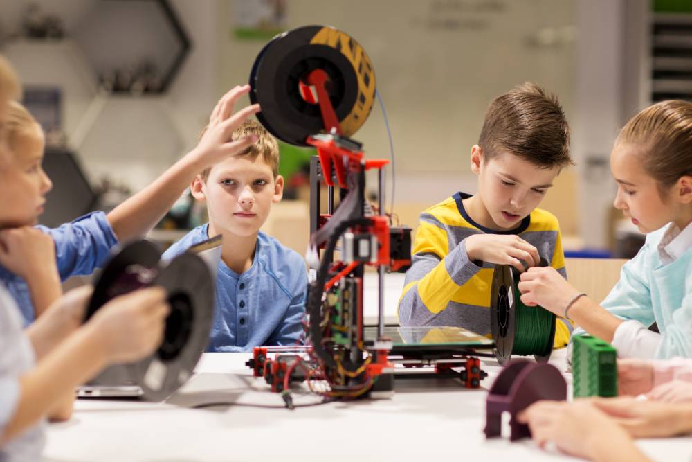 How 3D Printing Bridges the Gap Between Theory and Practice in Education